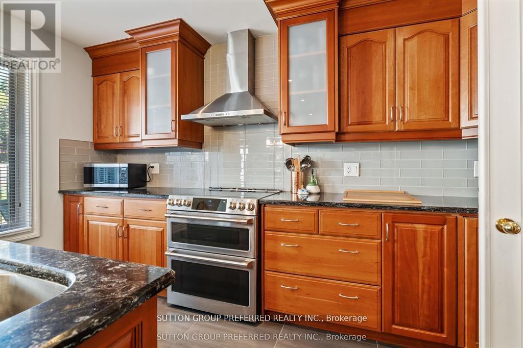 31 Havenwood Way, London North, Ontario  N6H 5B8 - Photo 9 - X12920566