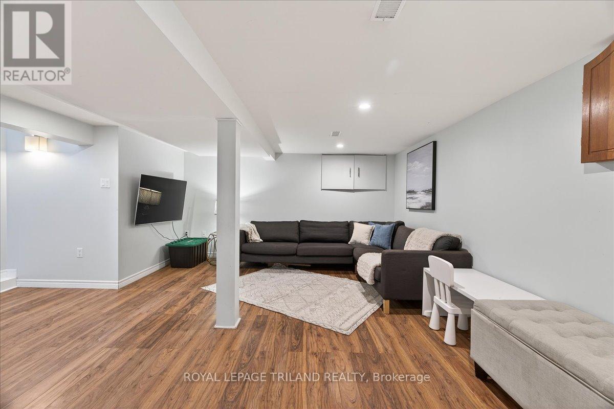 363 Reynolds Road, London South, Ontario  N6K 2P8 - Photo 23 - X12920596