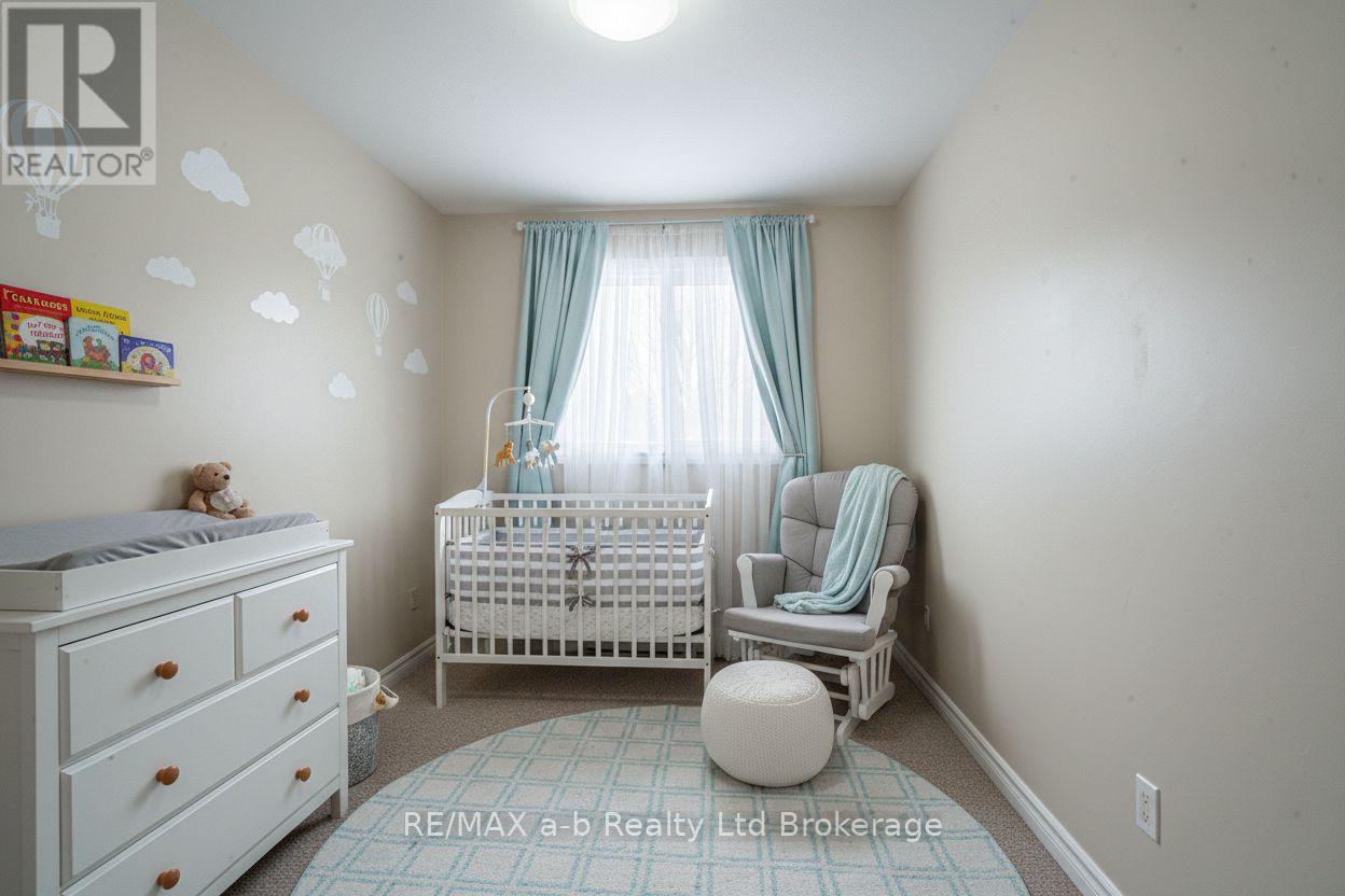 4 - 10 Dufferin Street, Norwich, Ontario  N0J 1P0 - Photo 8 - X12705076