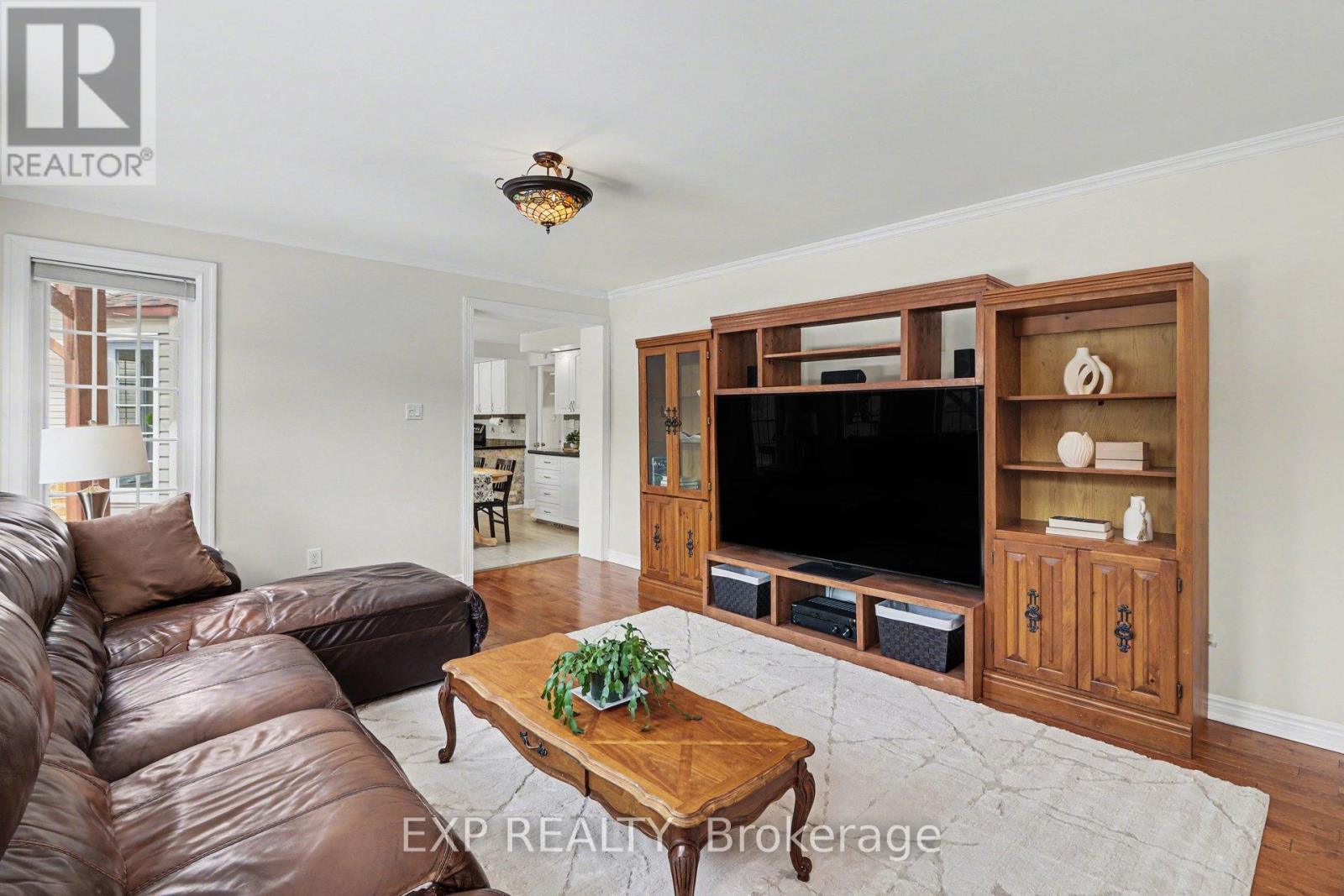 1528 Missyabit Drive, Ottawa, Ontario  K1E 2M6 - Photo 15 - X12920670