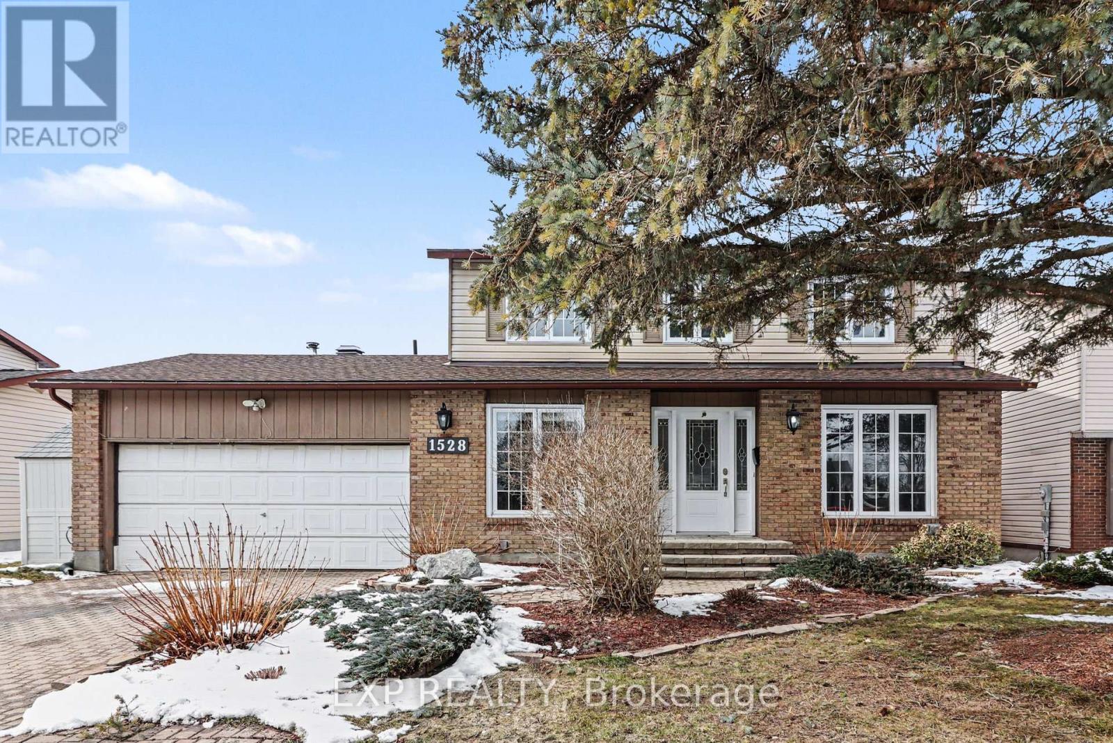 1528 Missyabit Drive, Ottawa, Ontario  K1E 2M6 - Photo 2 - X12920670