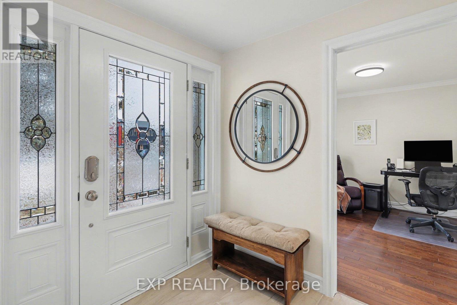 1528 Missyabit Drive, Ottawa, Ontario  K1E 2M6 - Photo 3 - X12920670