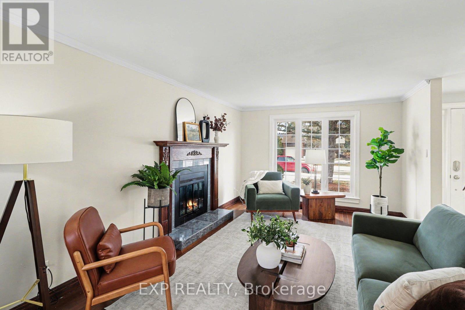 1528 Missyabit Drive, Ottawa, Ontario  K1E 2M6 - Photo 6 - X12920670