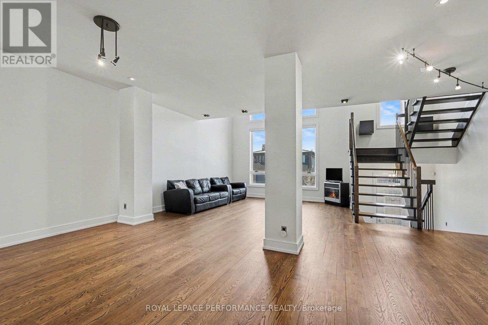 805 Kingsmere Avenue, Ottawa, Ontario  K2A 3J8 - Photo 6 - X12920672