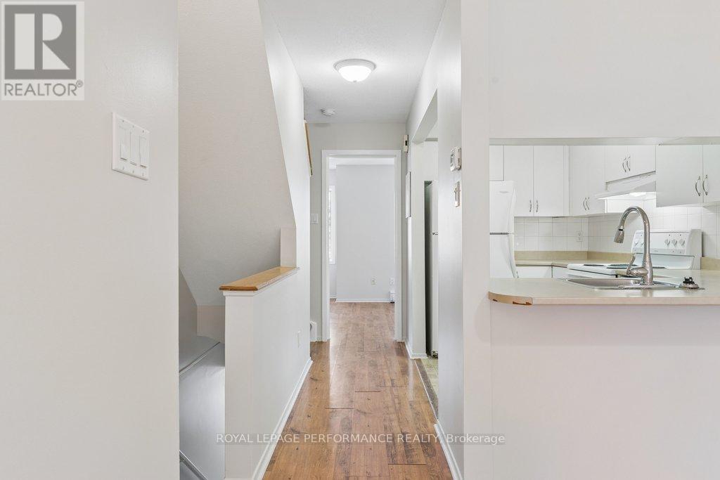 26 - 1096 Blasdell Avenue, Ottawa, Ontario  K1K 0C3 - Photo 5 - X12920742