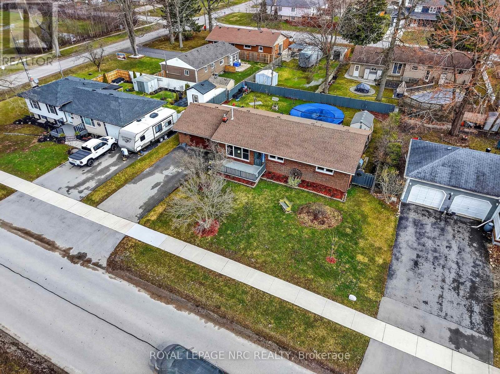 700 Lakeside Road, Fort Erie (Crescent Park), Ontario  L2A 4Y5 - Photo 32 - X12920530