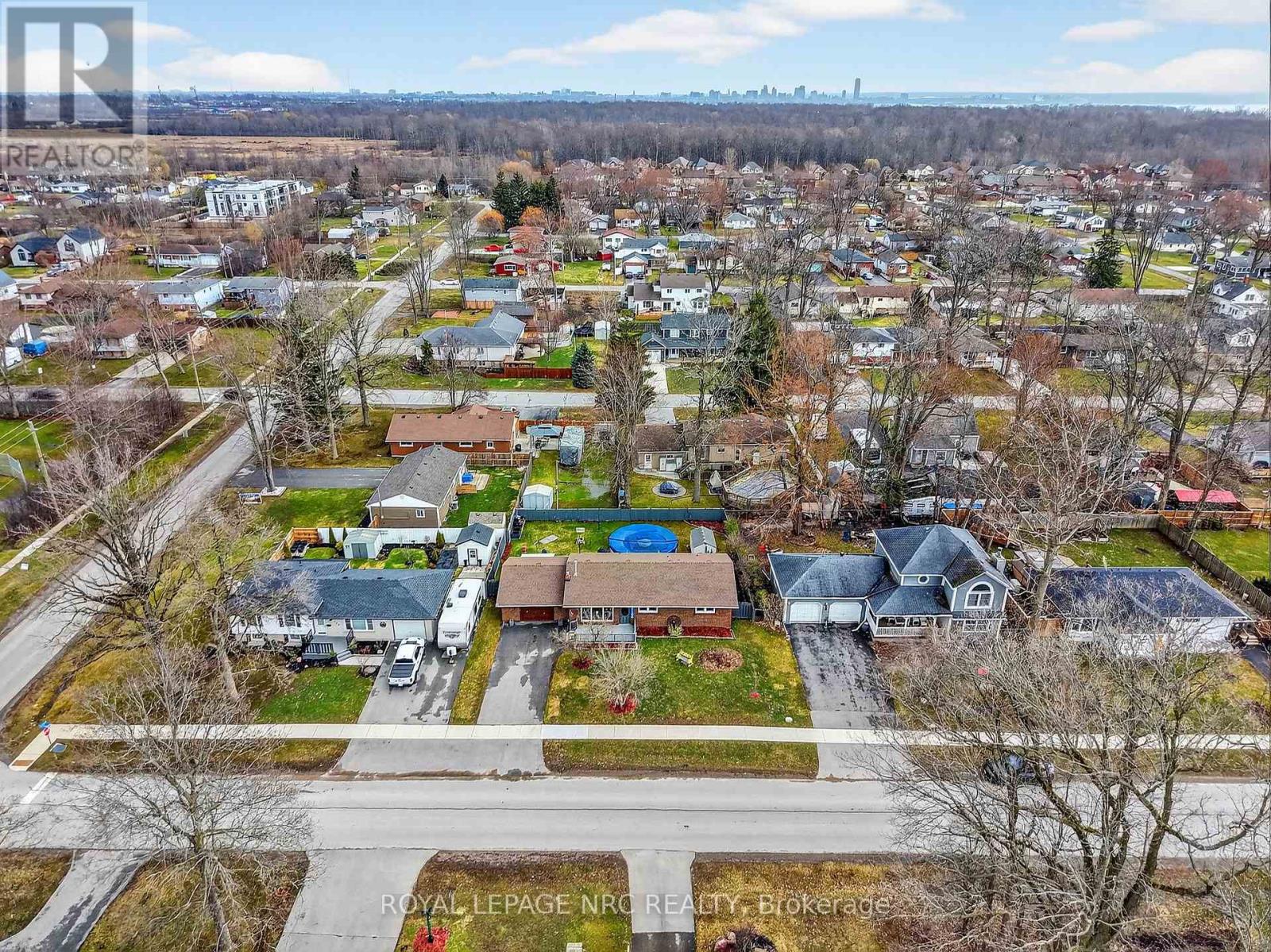 700 Lakeside Road, Fort Erie (Crescent Park), Ontario  L2A 4Y5 - Photo 34 - X12920530