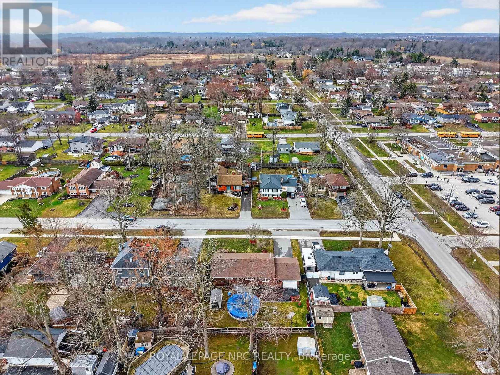 700 Lakeside Road, Fort Erie (Crescent Park), Ontario  L2A 4Y5 - Photo 36 - X12920530