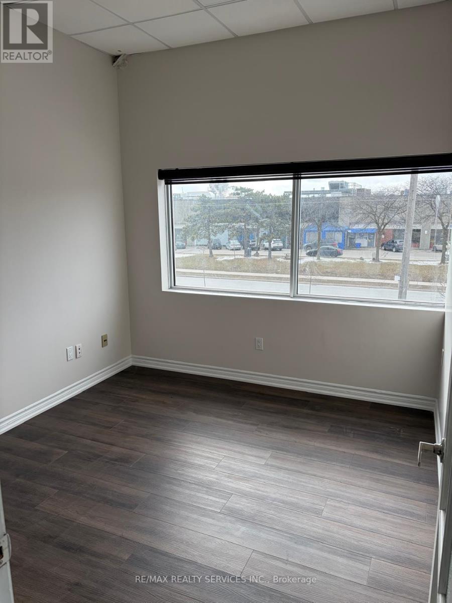 216 - 19 Woodbine Downs Boulevard, Toronto, Ontario  M9W 6N5 - Photo 10 - W12499644