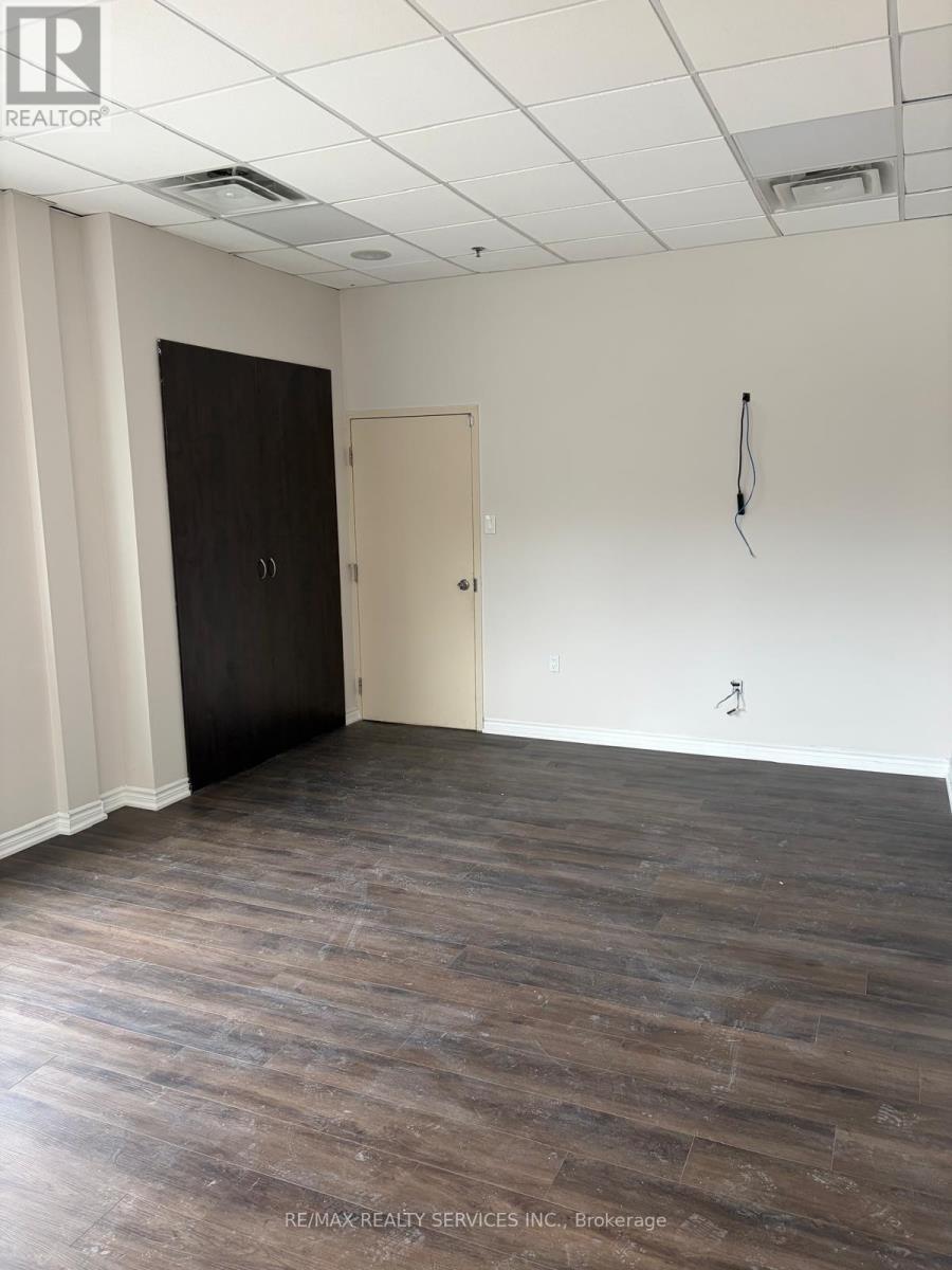 216 - 19 Woodbine Downs Boulevard, Toronto, Ontario  M9W 6N5 - Photo 12 - W12499644