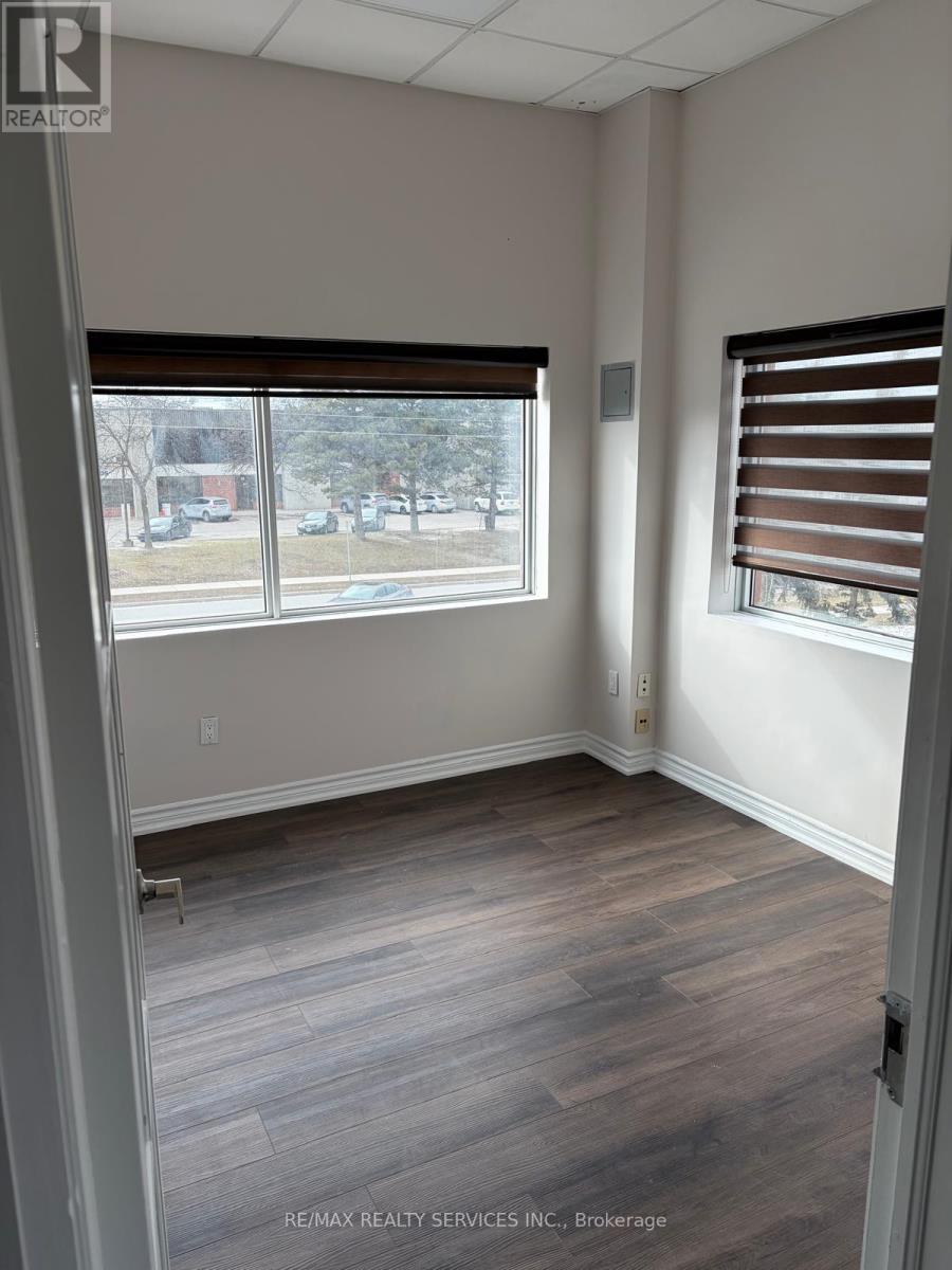 216 - 19 Woodbine Downs Boulevard, Toronto, Ontario  M9W 6N5 - Photo 8 - W12499644