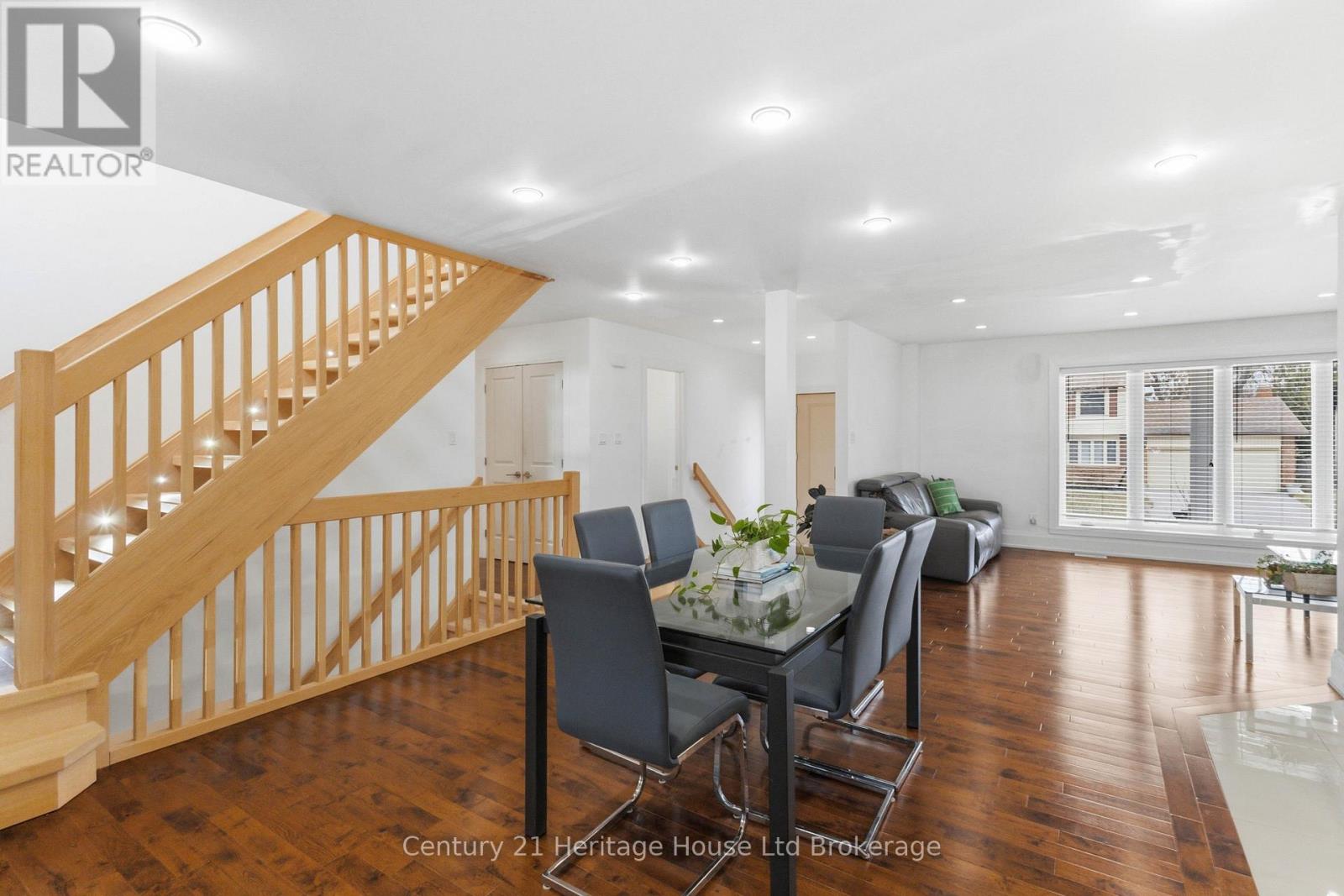 61 Applewood Crescent, London South, Ontario  N6J 3R1 - Photo 12 - X12920688