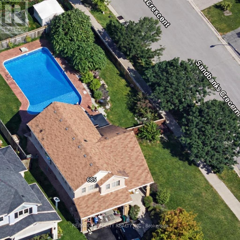 685 Coldstream Drive W, Waterloo, Ontario  N2V 2J1 - Photo 5 - X12895372