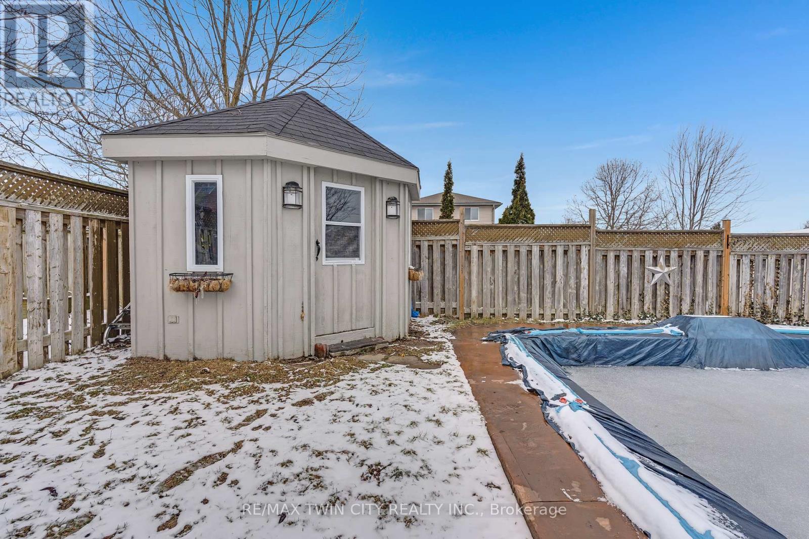 685 Coldstream Drive W, Waterloo, Ontario  N2V 2J1 - Photo 39 - X12895372