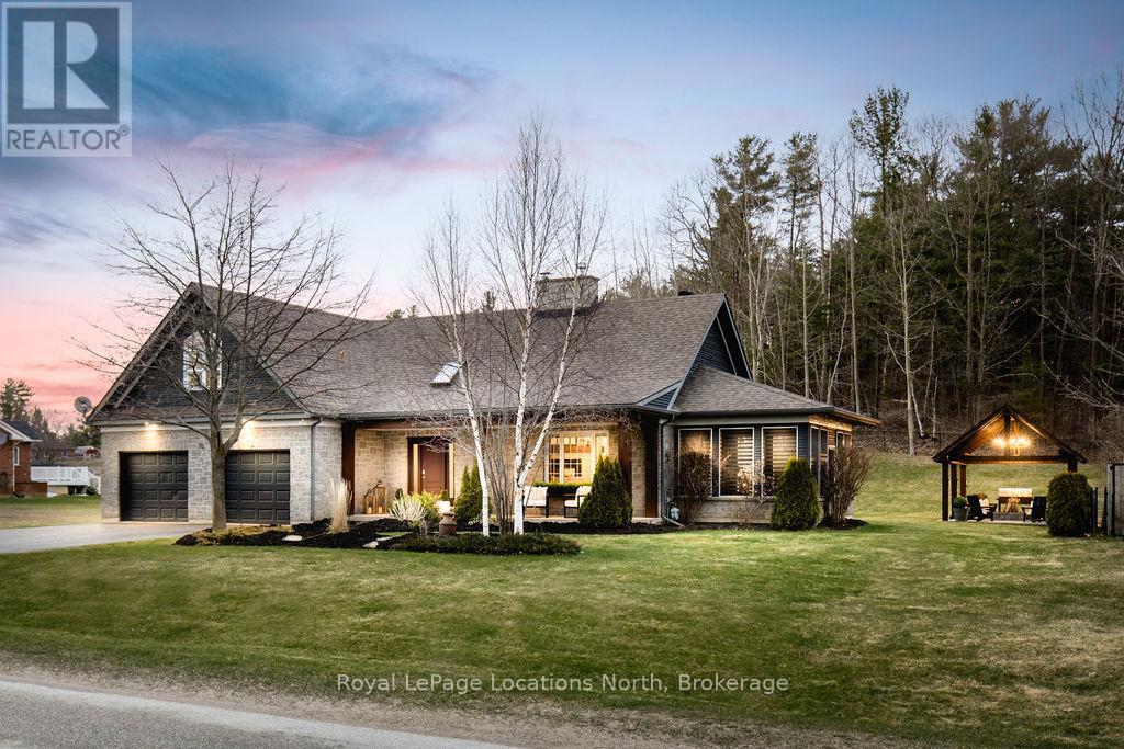 70 Wasaga Sands Drive, Wasaga Beach, Ontario  L9Z 1J4 - Photo 2 - S12920558