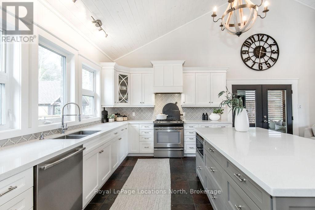 70 Wasaga Sands Drive, Wasaga Beach, Ontario  L9Z 1J4 - Photo 9 - S12920558