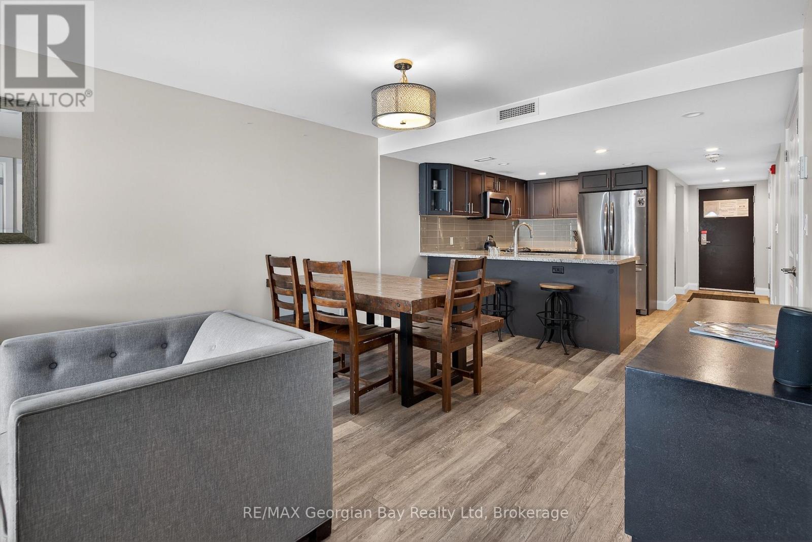 102 - 80 Horseshoe Boulevard, Oro-Medonte, Ontario  L4M 4Y8 - Photo 6 - S12920618