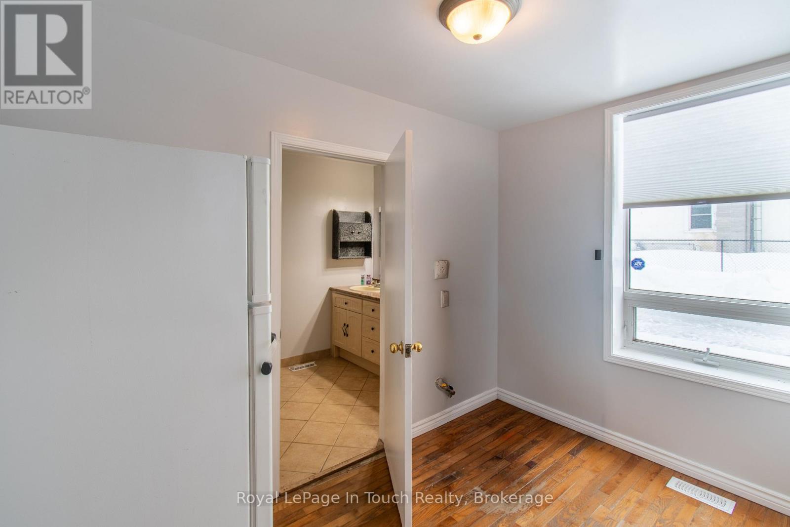 326 Lafontaine Road W, Tiny, Ontario  L9M 0H1 - Photo 14 - S12920684