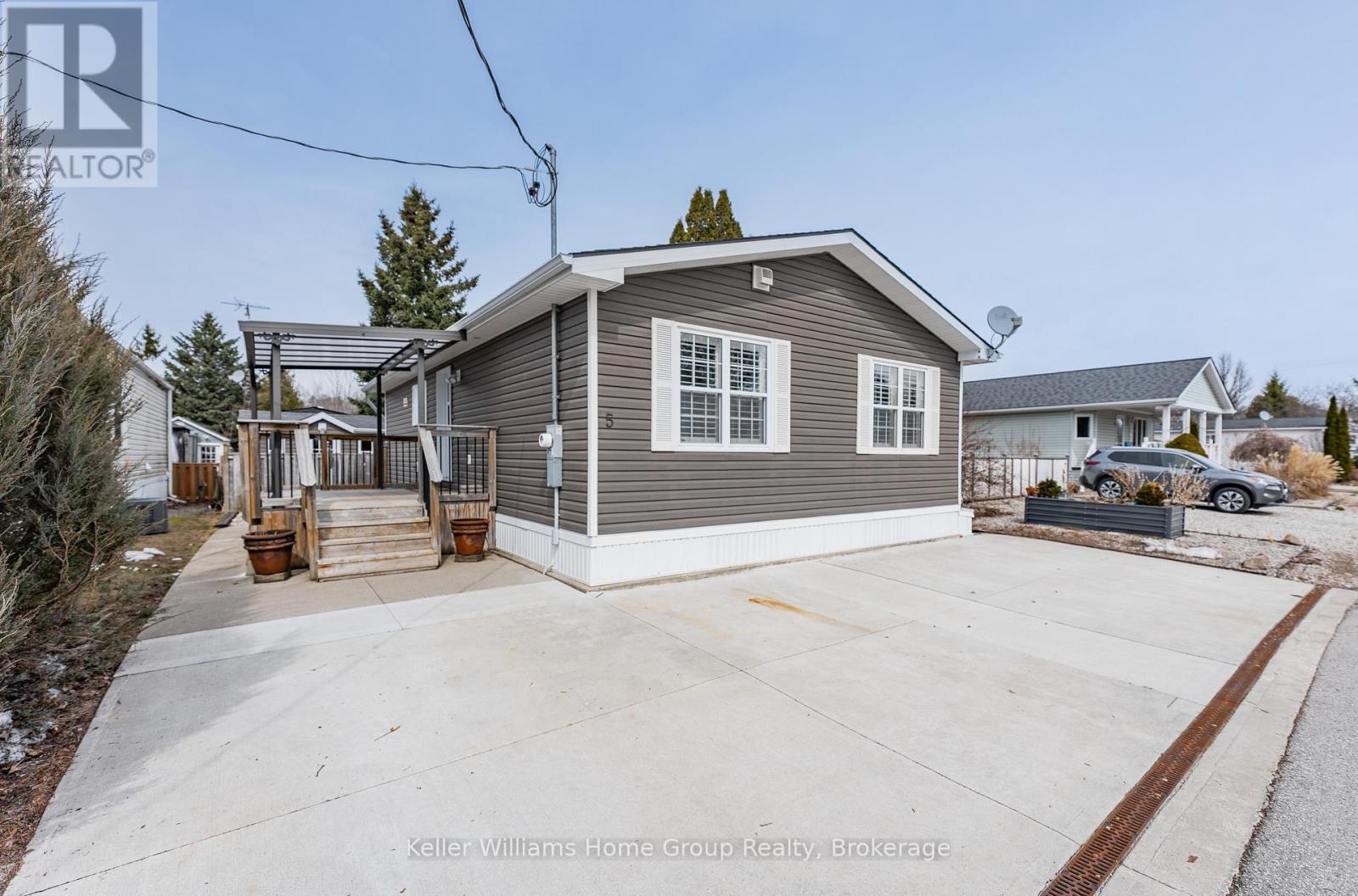 5 Elm Street, Puslinch, Ontario  N0B 2J0 - Photo 1 - X12920520