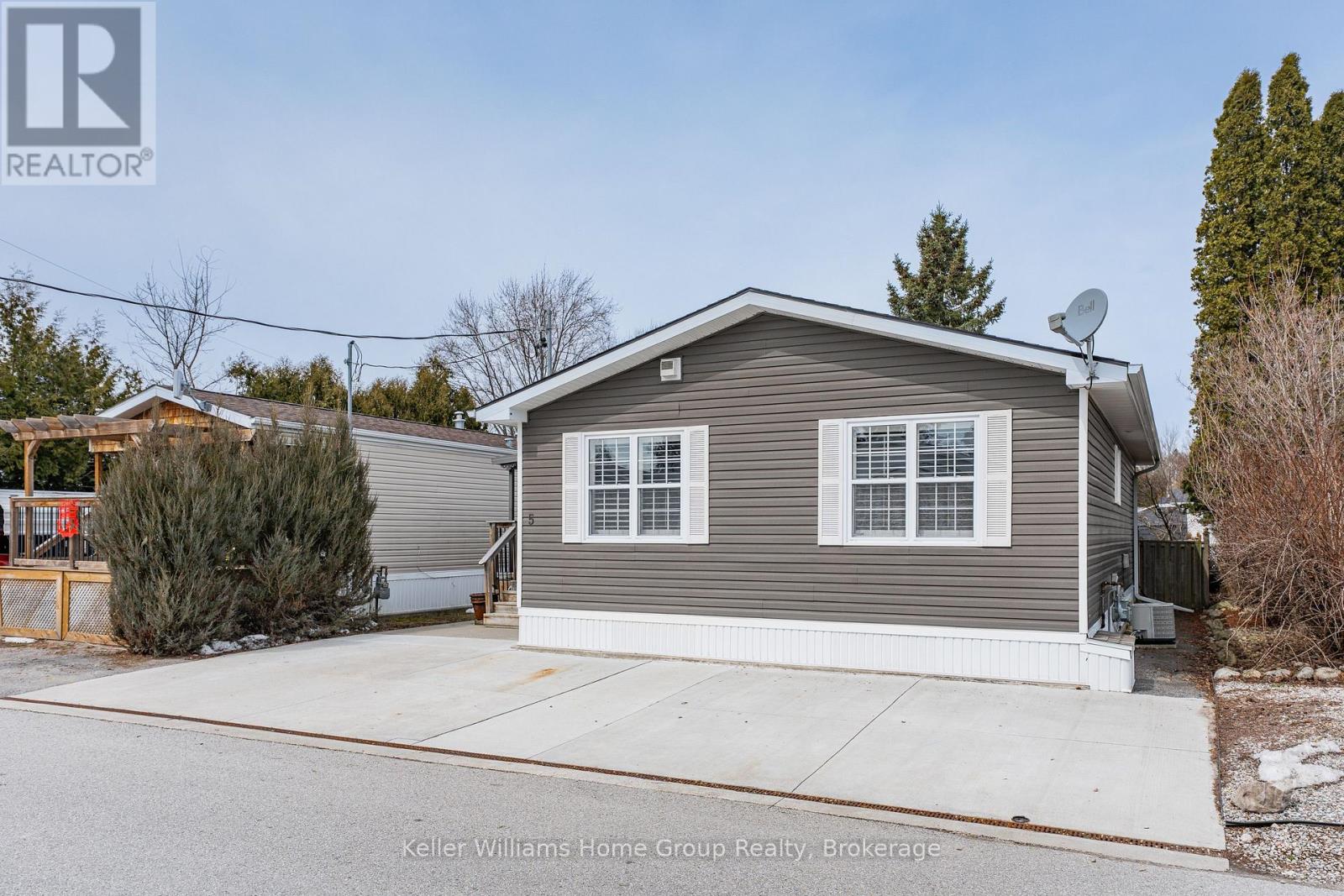 5 Elm Street, Puslinch, Ontario  N0B 2J0 - Photo 2 - X12920520