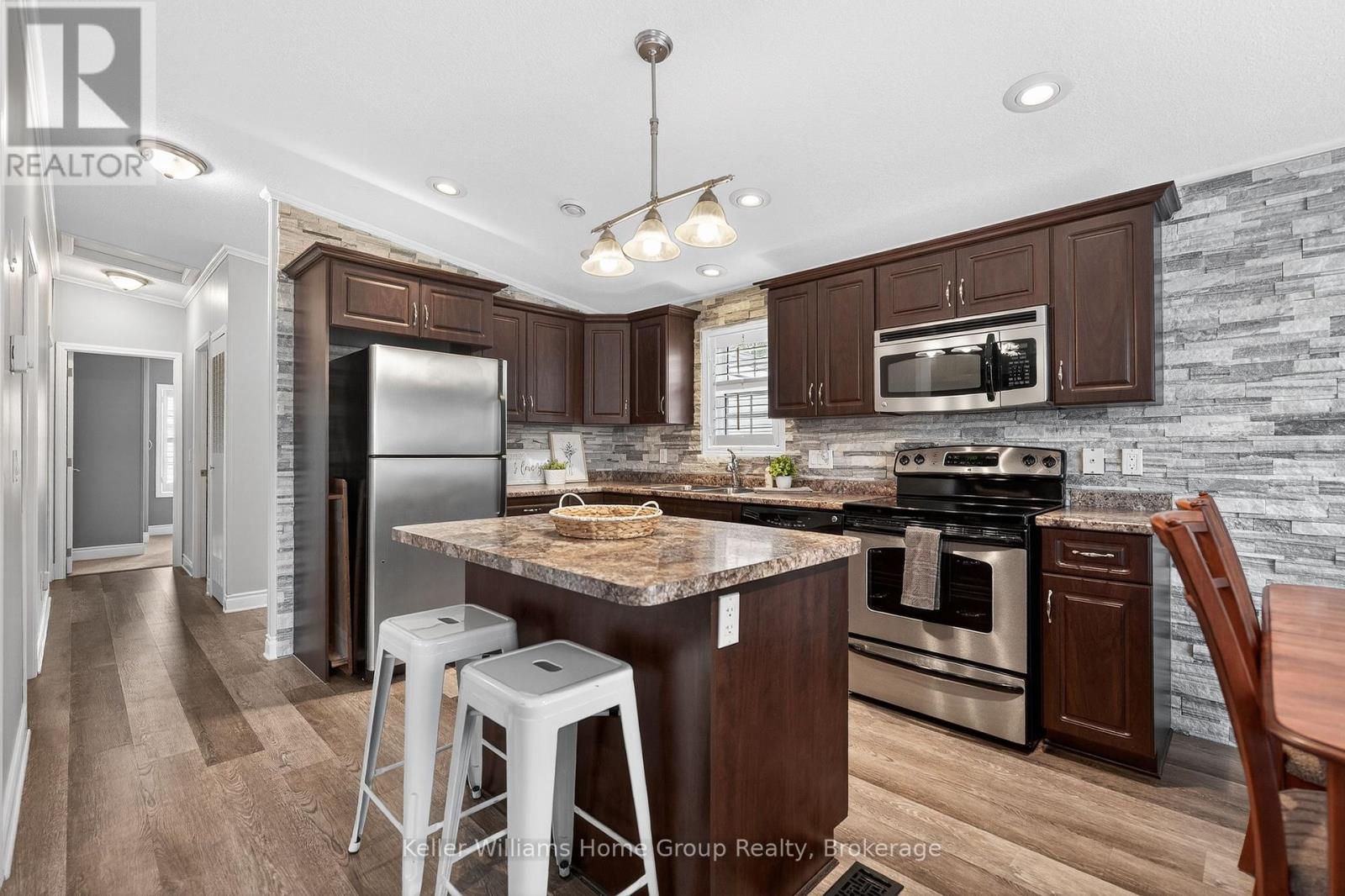 5 Elm Street, Puslinch, Ontario  N0B 2J0 - Photo 9 - X12920520