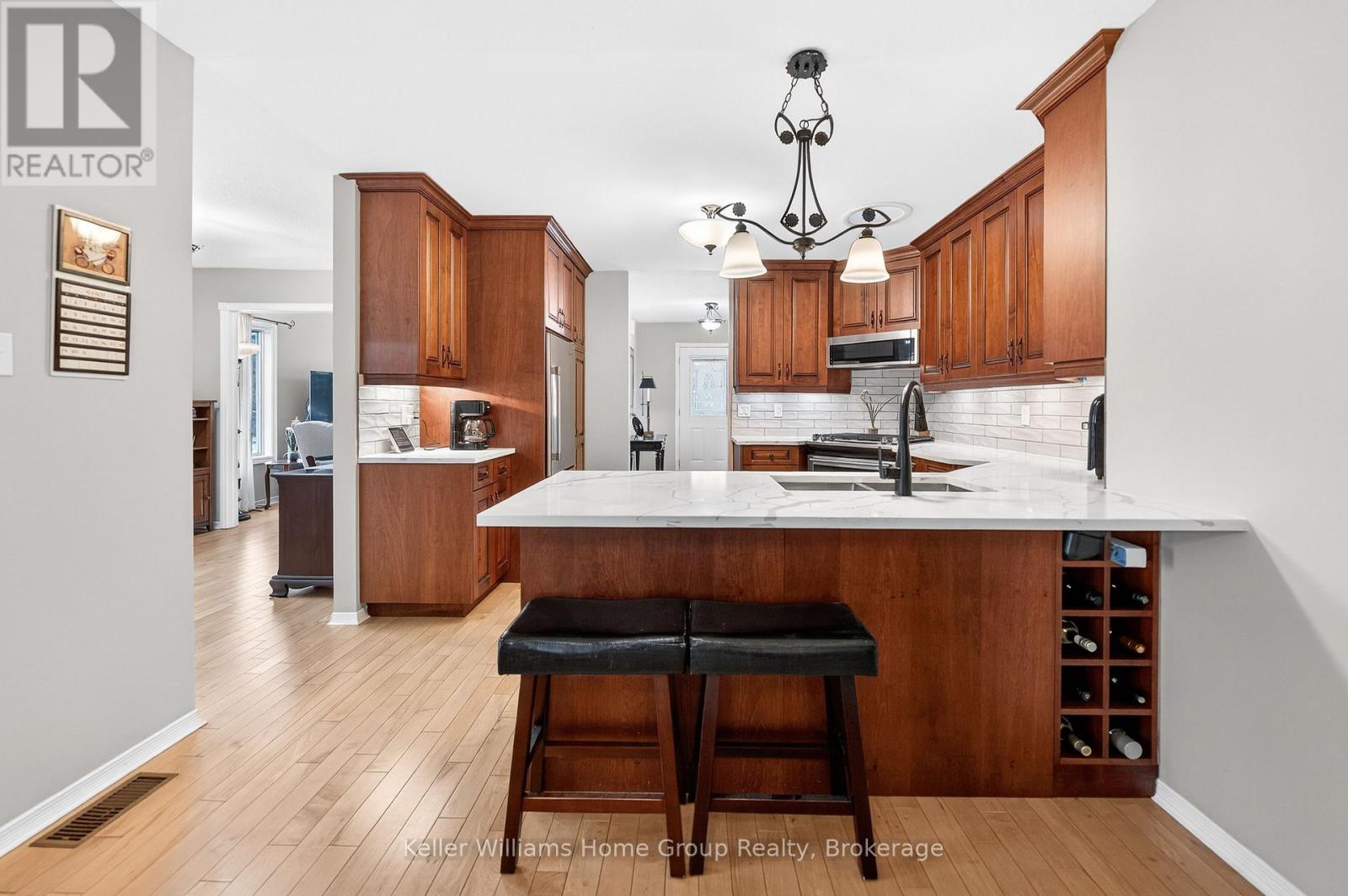 599 Harvey Street, Centre Wellington, Ontario  N1M 3J4 - Photo 9 - X12920546