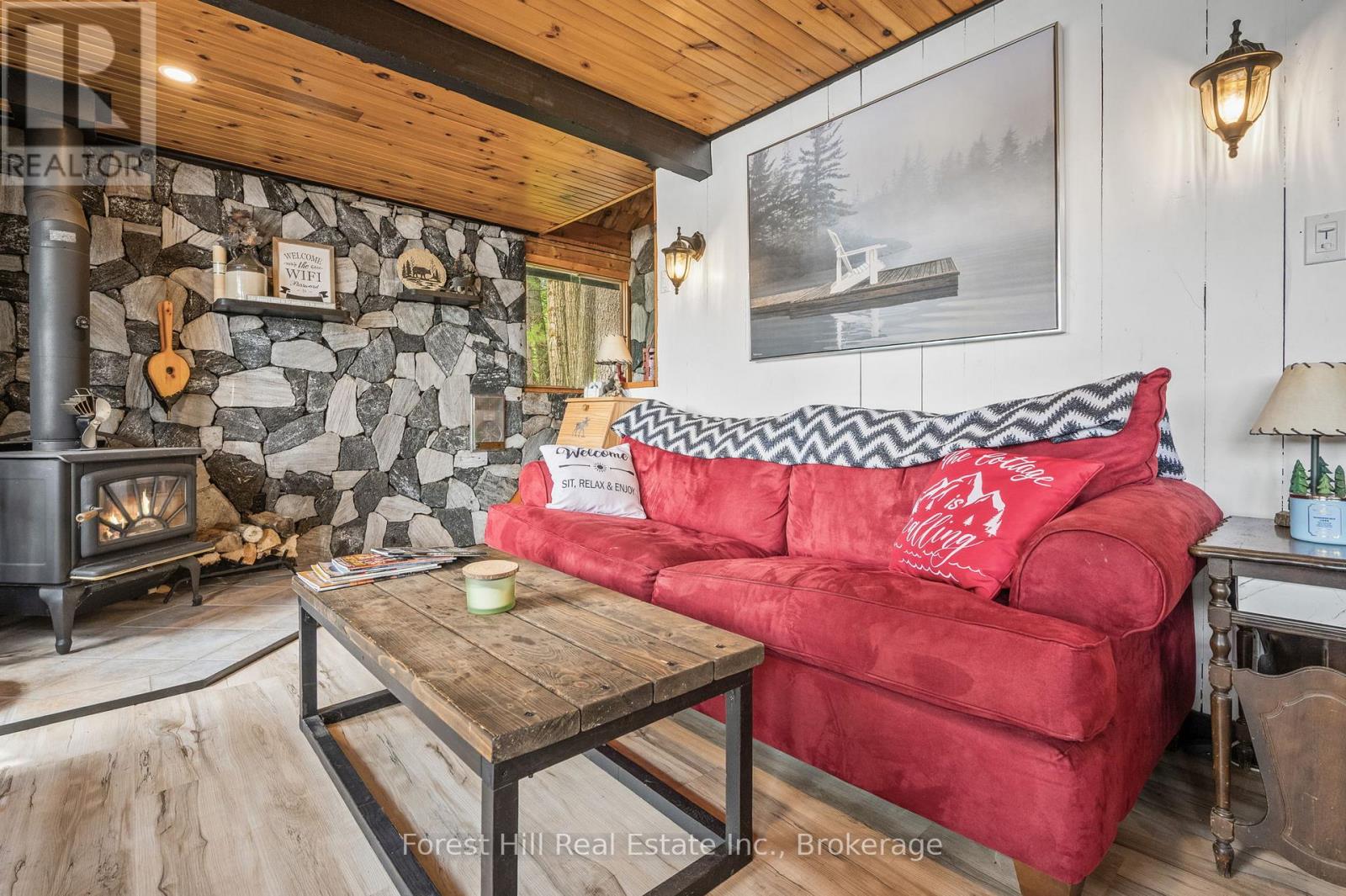 1099 Bracken Trail, Minden Hills, Ontario  K0M 2L1 - Photo 7 - X12920734