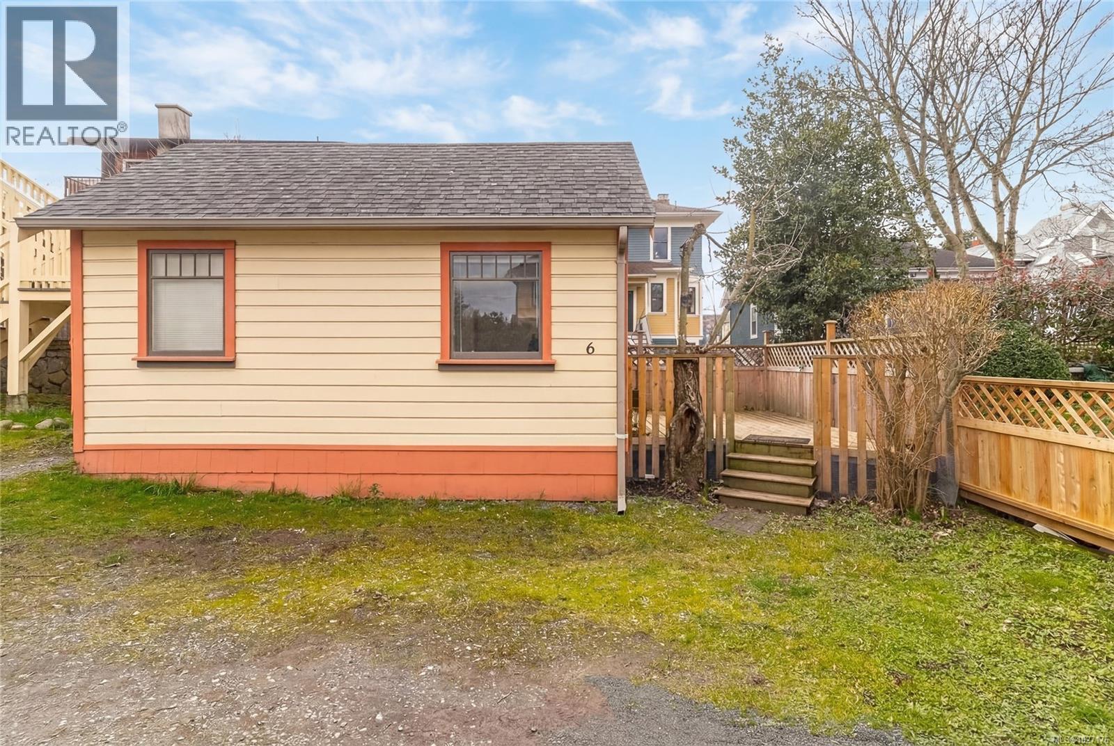 1418 Fernwood Rd, Victoria, British Columbia  V8V 4P7 - Photo 54 - 1027176