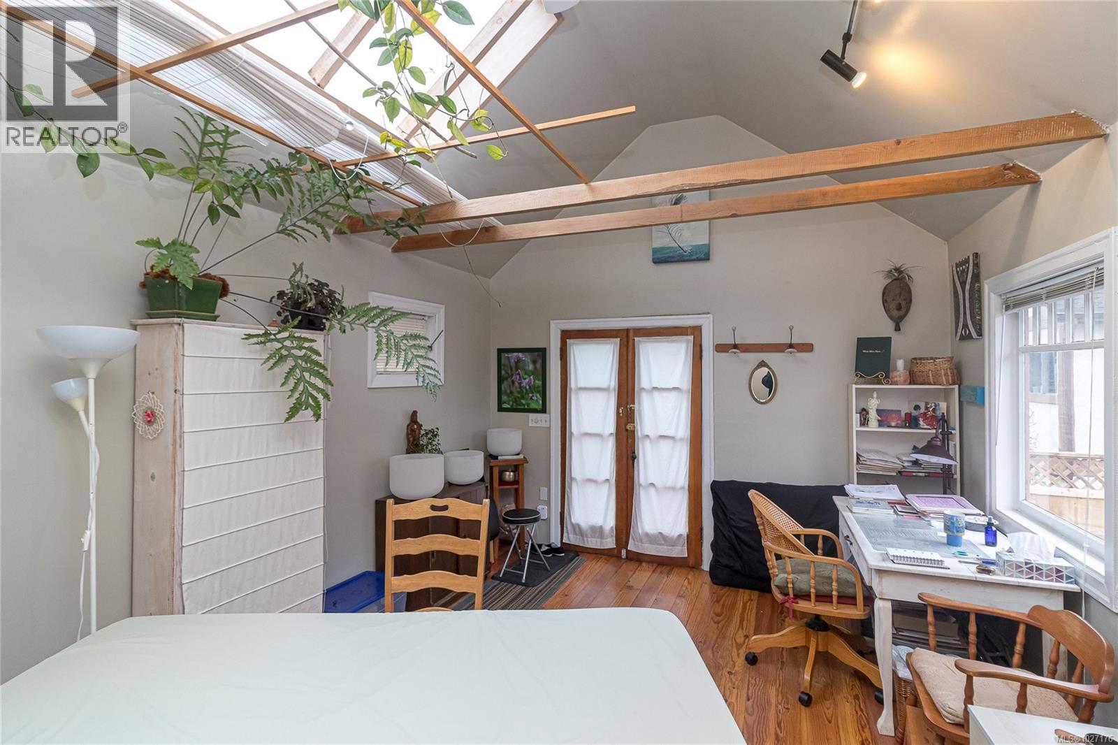 1418 Fernwood Rd, Victoria, British Columbia  V8V 4P7 - Photo 56 - 1027176