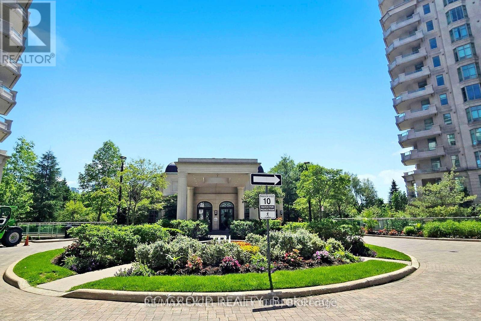 1011 - 20 Bloorview Place, Toronto, Ontario  M2J 0A6 - Photo 2 - C12920652