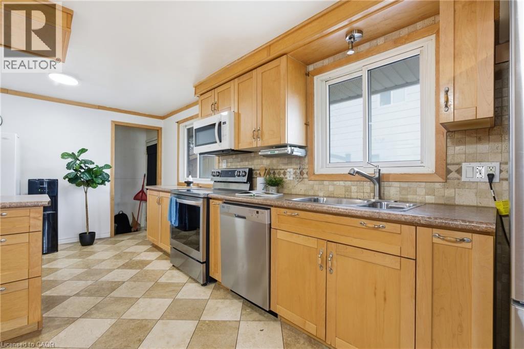 515 Strasburg Road, Kitchener, Ontario  N2E 1P1 - Photo 10 - 40815001