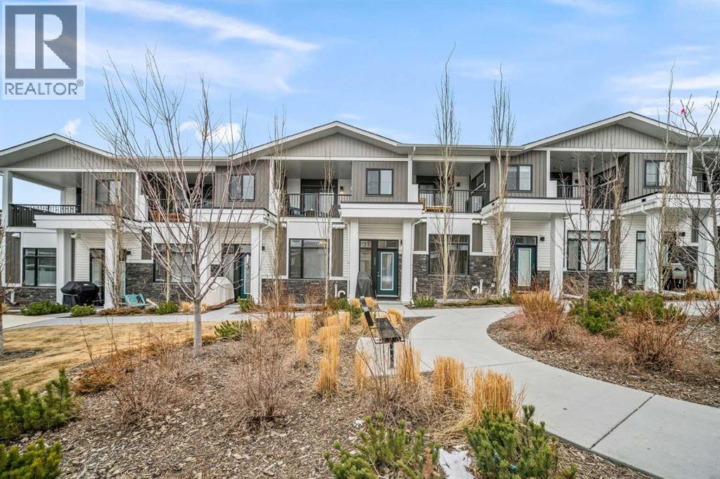 210 Crestbrook Common SW, Calgary, Alberta  T3B 6L1 - Photo 2 - A2295036