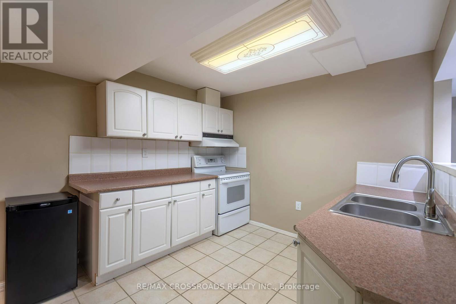 1703 Rockwood Drive, Pickering, Ontario  L1V 6R3 - Photo 39 - E12920608