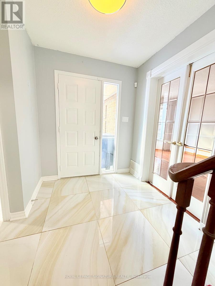 01 - 41 Broadbridge Drive, Toronto, Ontario  M1C 3K5 - Photo 2 - E12920626