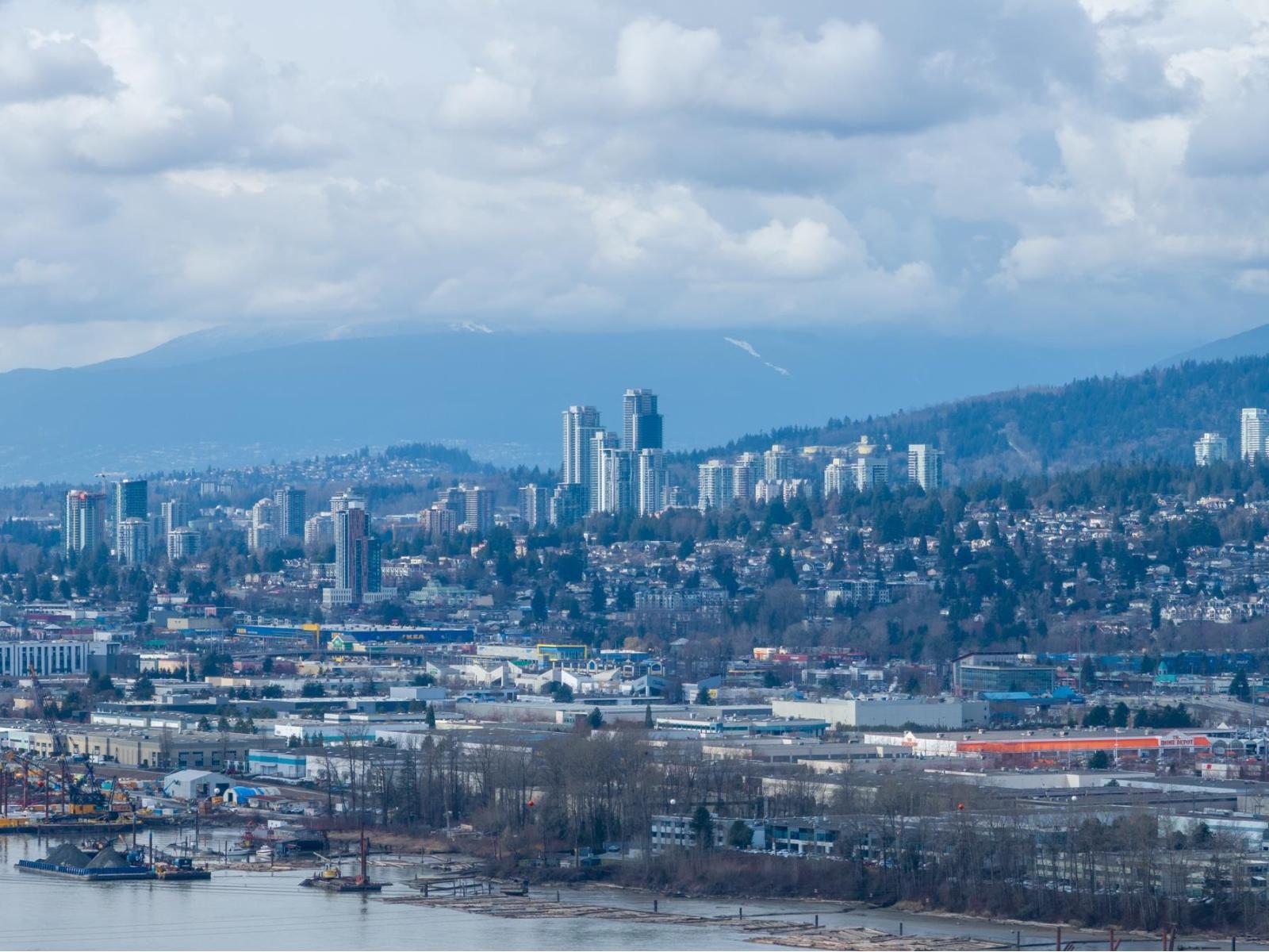 14707 St. Andrews Drive, Surrey, British Columbia  V3R 0A4 - Photo 4 - R3101866