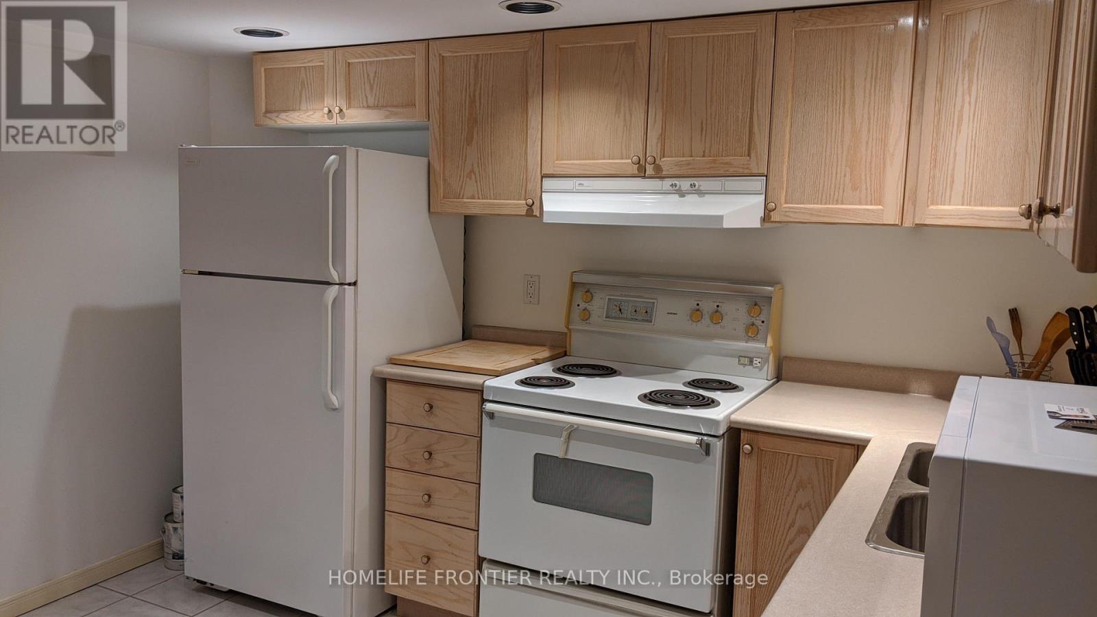 B2 - 17 Teddington Park Avenue, Toronto, Ontario  M4N 2C4 - Photo 2 - C12920028