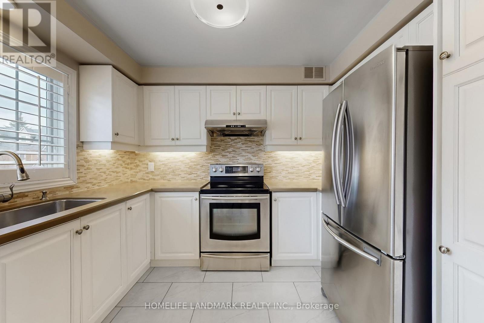 33 Marmill Way, Markham, Ontario  L3P 7V6 - Photo 7 - N12920552