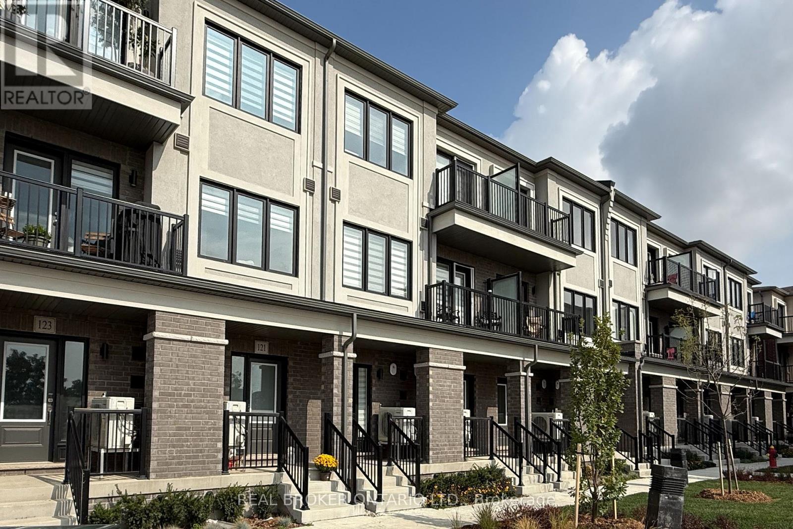 119 Matawin Lane, Richmond Hill, Ontario  L4B 0H7 - Photo 35 - N12920722