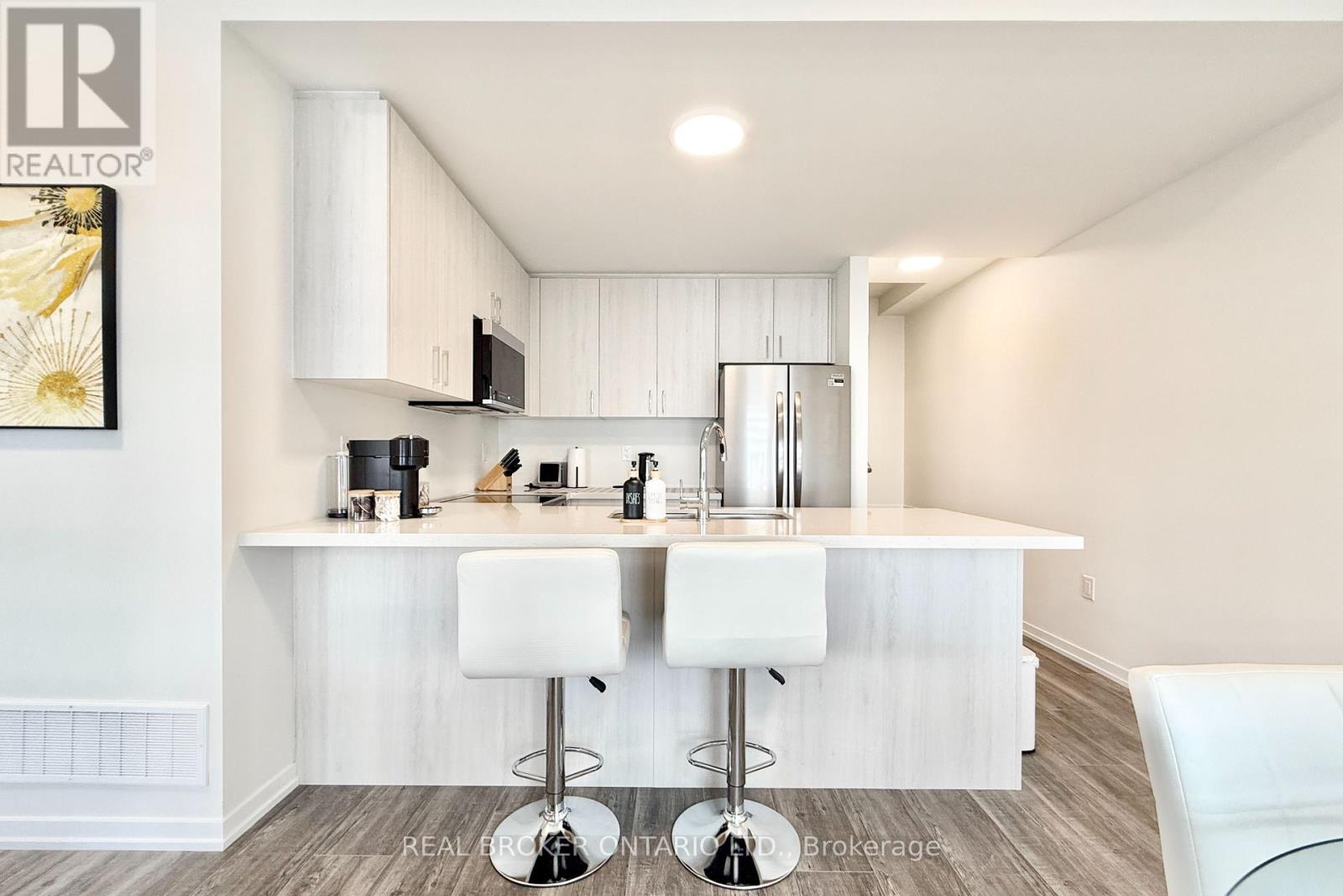 119 Matawin Lane, Richmond Hill, Ontario  L4B 0H7 - Photo 6 - N12920722