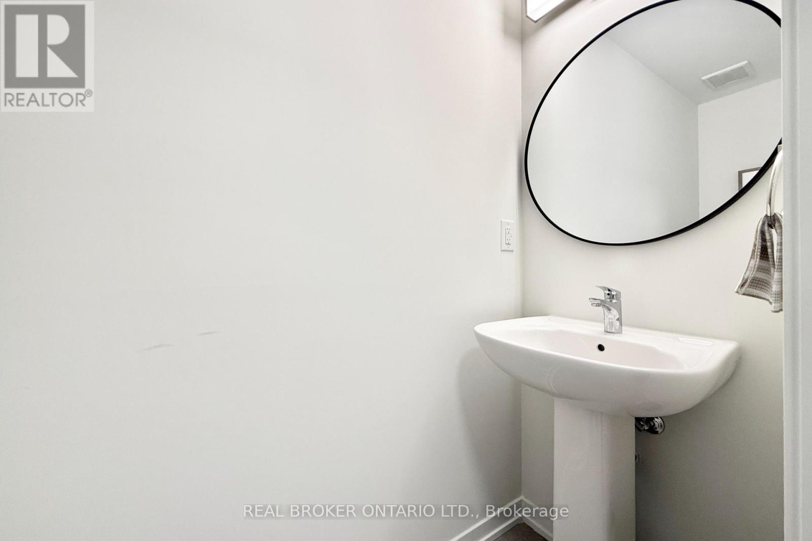 119 Matawin Lane, Richmond Hill, Ontario  L4B 0H7 - Photo 9 - N12920722