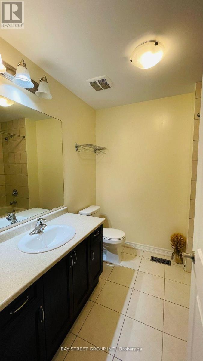 47 Port Arthur Crescent, Richmond Hill, Ontario  L4E 3N9 - Photo 13 - N12920736