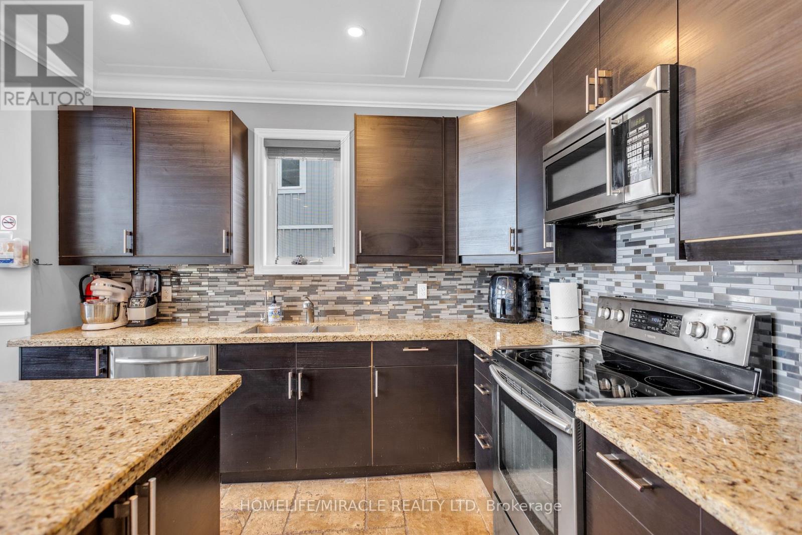 21 Waterview Road, Wasaga Beach, Ontario  L9Z 0E9 - Photo 11 - S12813858