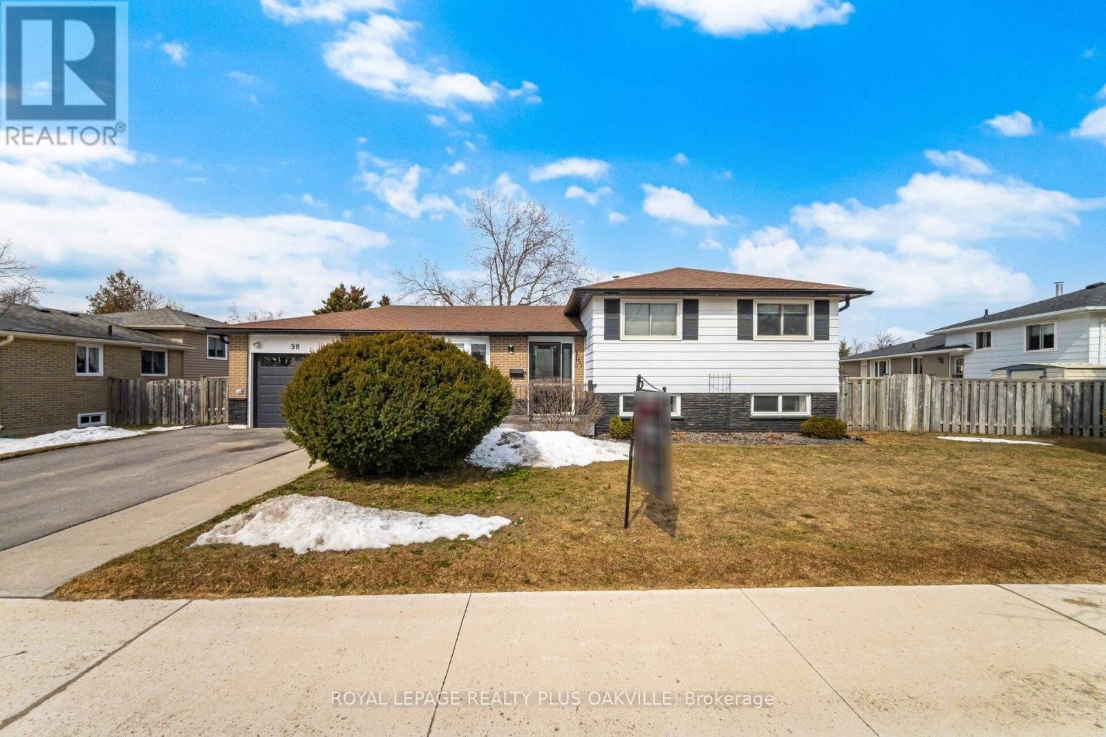 98 Rustic Crescent, Orangeville, Ontario  L9W 1S9 - Photo 3 - W12827644