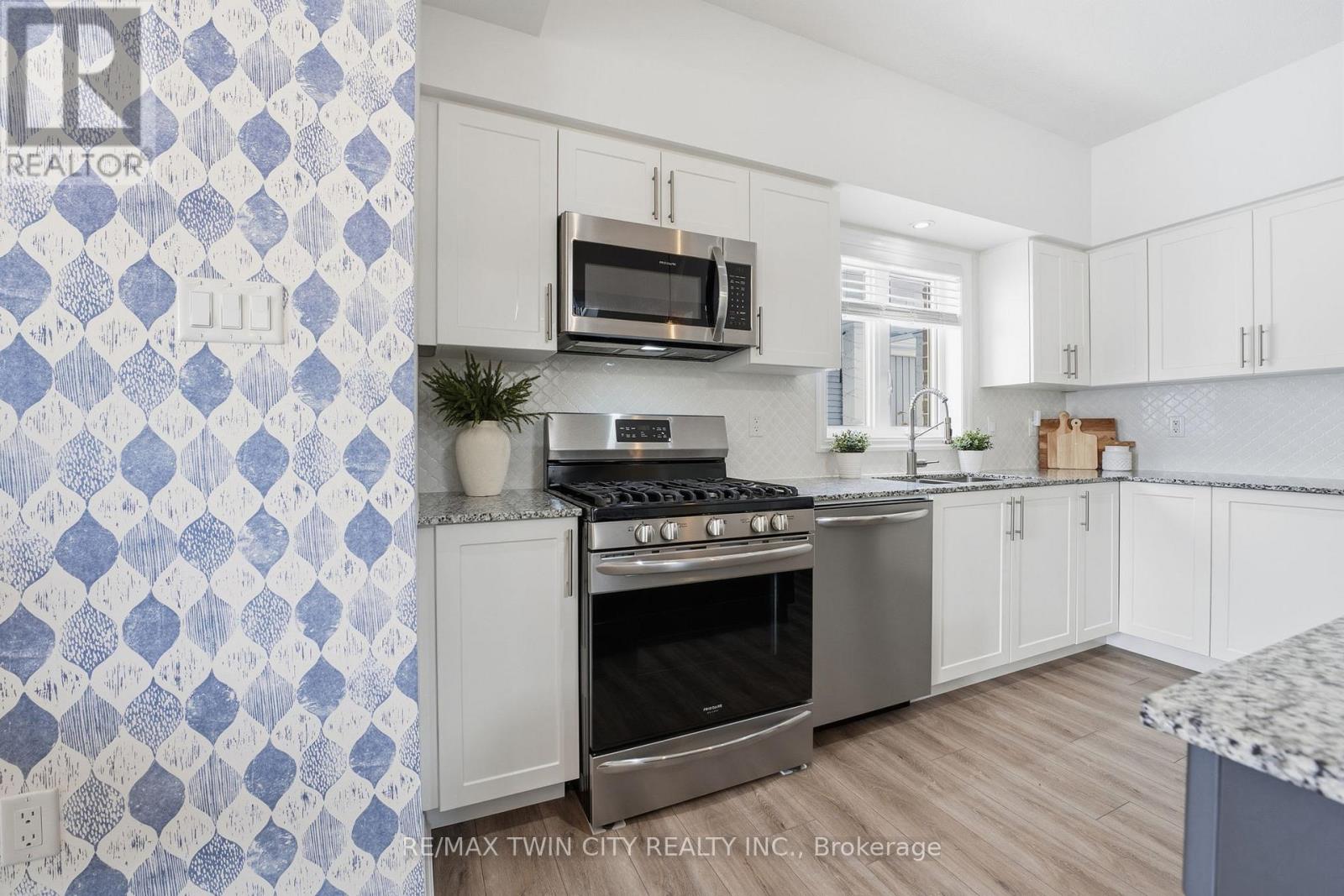 1 Bawcutt Crescent, Brant, Ontario  N3L 0G7 - Photo 9 - X12748564