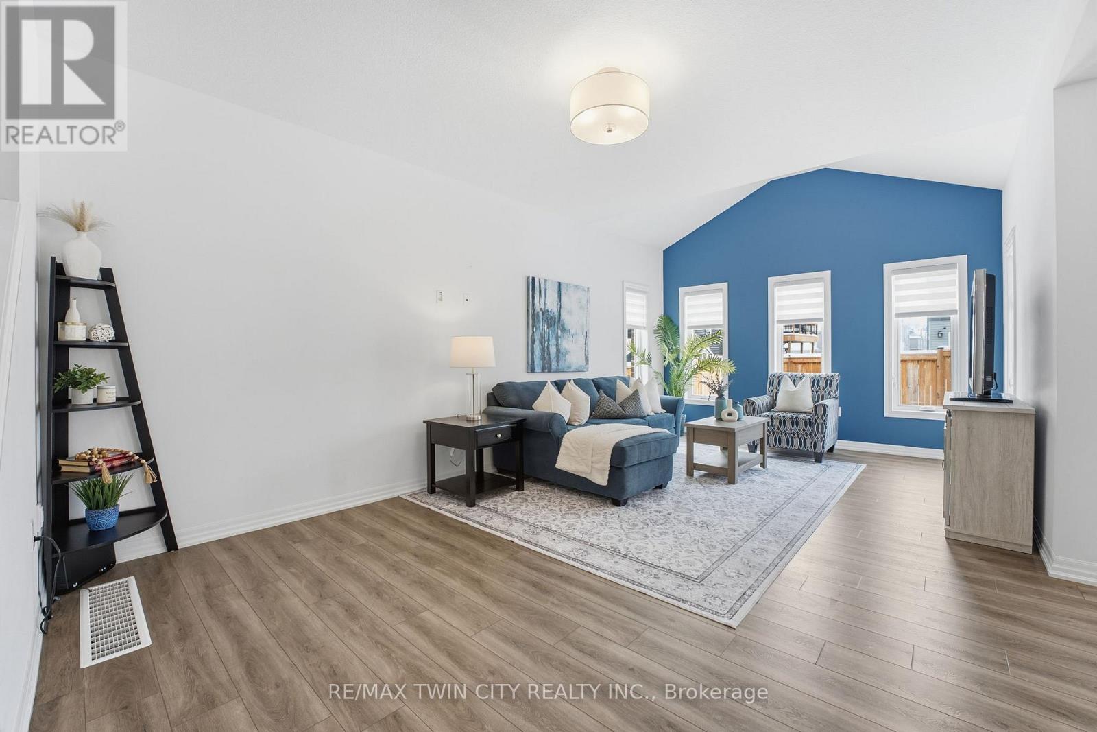 1 Bawcutt Crescent, Brant, Ontario  N3L 0G7 - Photo 6 - X12748564