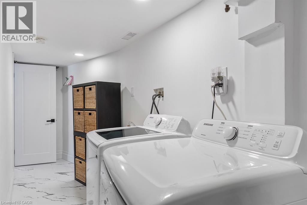 625 Sir Richards Road, Mississauga, Ontario  L5C 1A3 - Photo 40 - 40813668