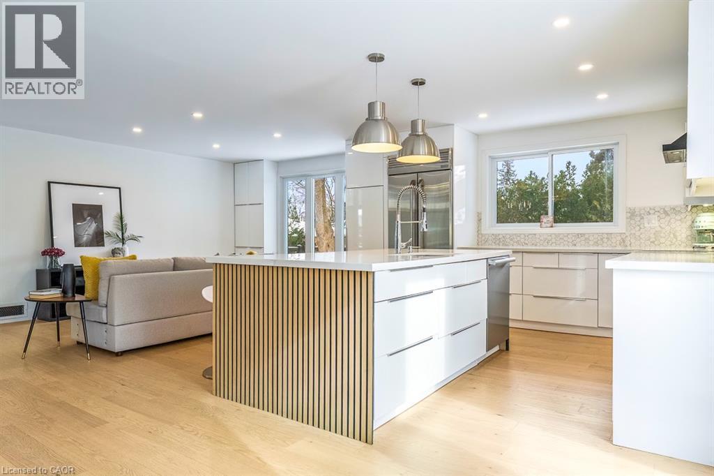 625 Sir Richards Road, Mississauga, Ontario  L5C 1A3 - Photo 10 - 40813668