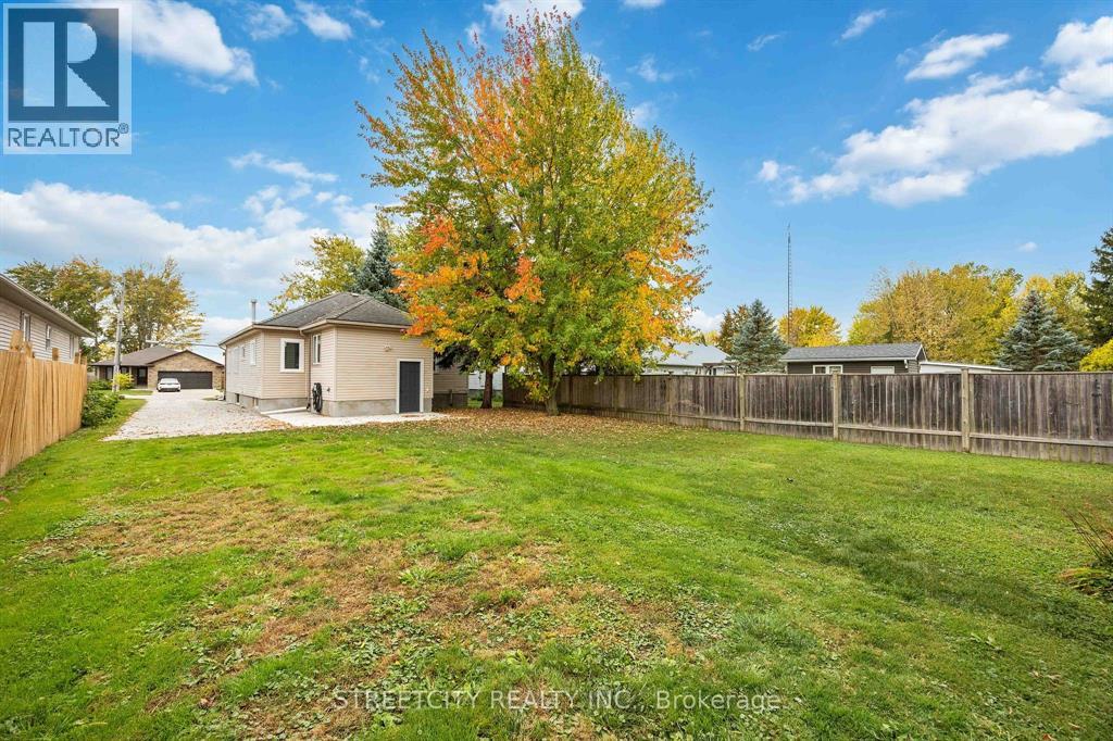 4482 Petrolia Line, Petrolia, Ontario  N0N 1R0 - Photo 2 - 26006183