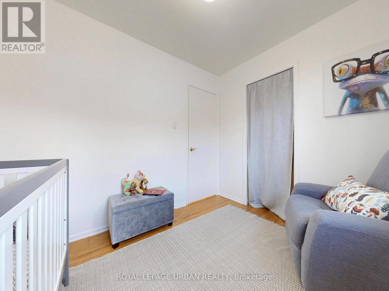 733 Consort Crescent, Mississauga, Ontario  L5C 1J8 - Photo 23 - W12920528