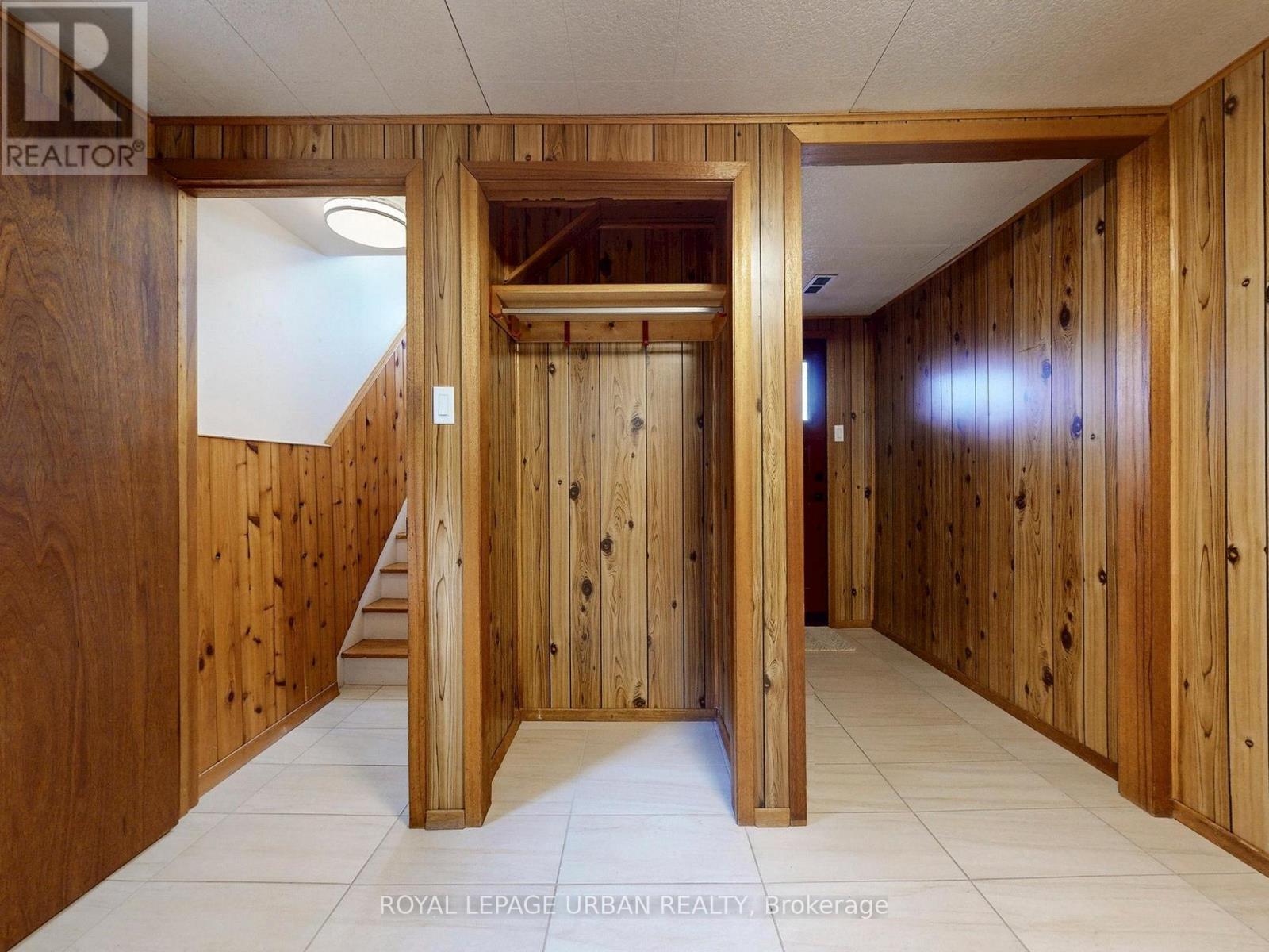 733 Consort Crescent, Mississauga, Ontario  L5C 1J8 - Photo 31 - W12920528